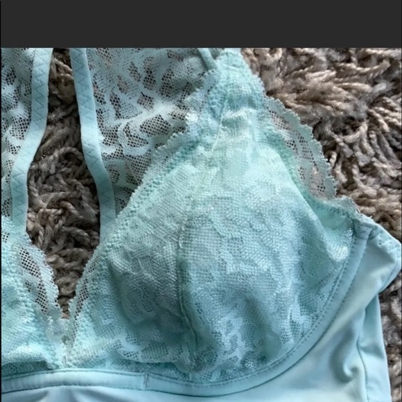 Victoria's Secret Bra - Picture 3 of 7